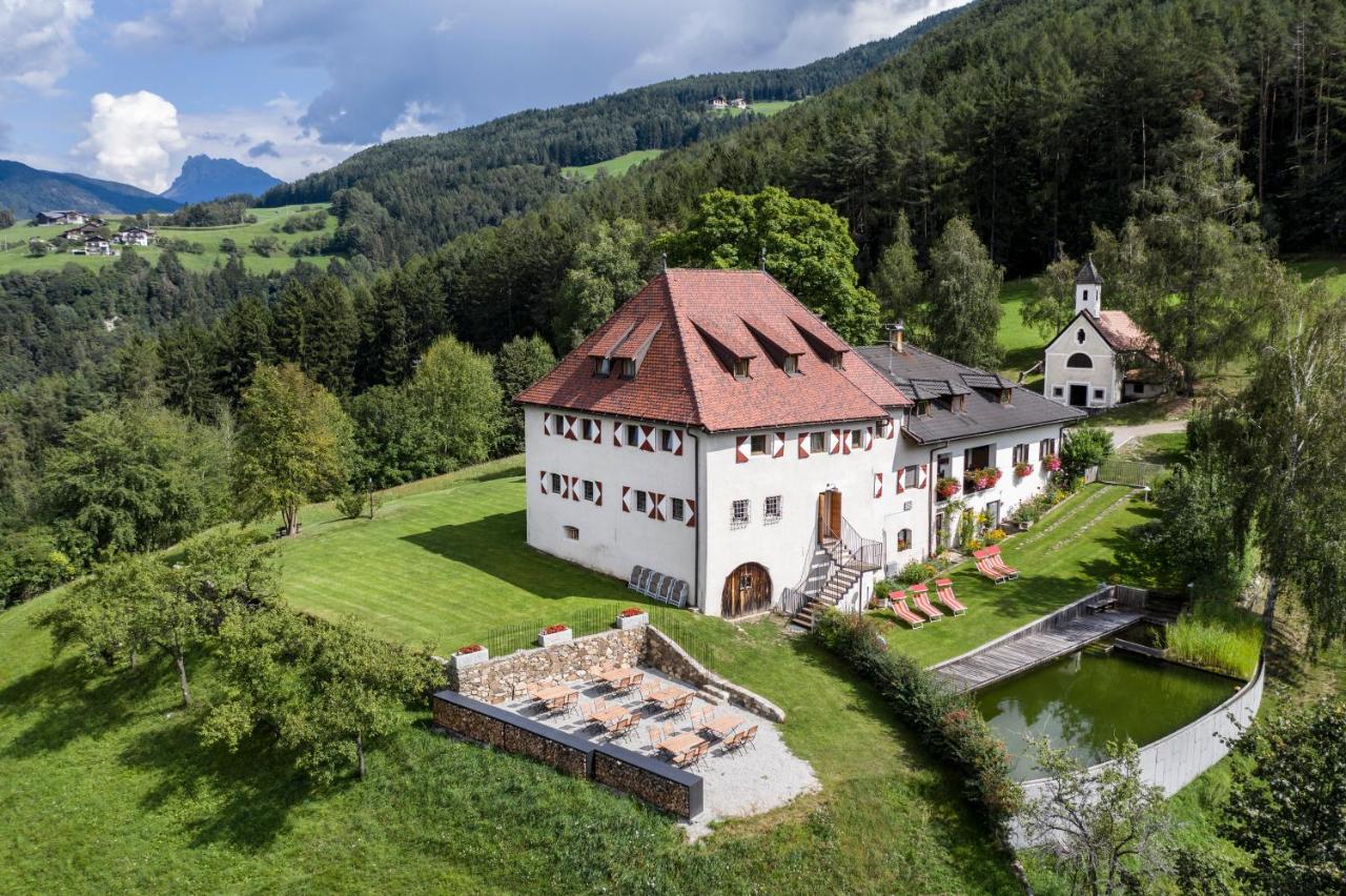 Ansitz Fonteklaus Hotel Лайон Екстериор снимка